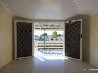 LOCATION – Minutes to the beach - Photo 2