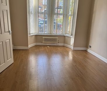4 Bed Terraced House, Highworth Road, N11 - Photo 6