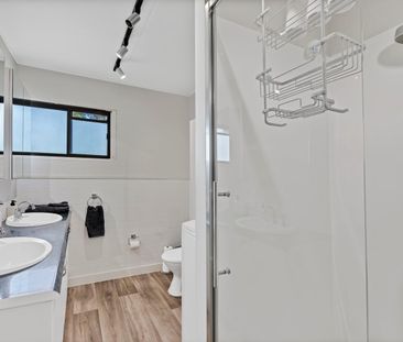 Fully Furnished Coastal Unit With All Utilities Included! - Photo 5