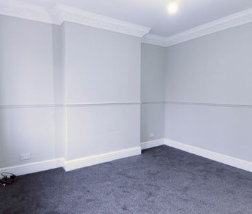 Newly Refurbished 3-Bedroom End Terrace in Popular Royston Location - Photo 5