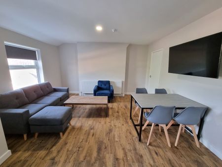 4 Bed Student Accommodation - Photo 3