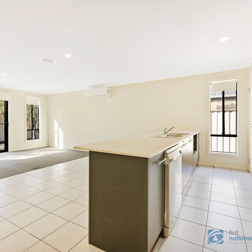 22 Maple Edge Way, 3338, Brookfield Vic - Photo 1