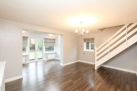 3 bedroom semi-detached house to rent - Photo 2