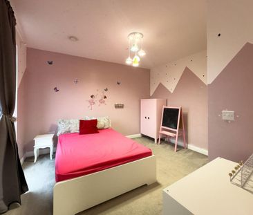 3 bedroom end of terrace house to rent - Photo 4