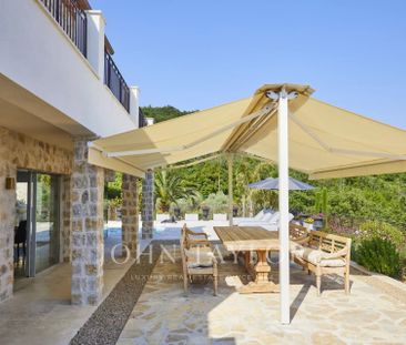Maison à louer Tourrettes Sur Loup, Cote d'Azur, France12 000 EUR /... - Photo 2