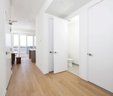 For Lease - 7 Steckley House Lane Unit# TH 610, Richmond Hill, Ontario - Photo 2