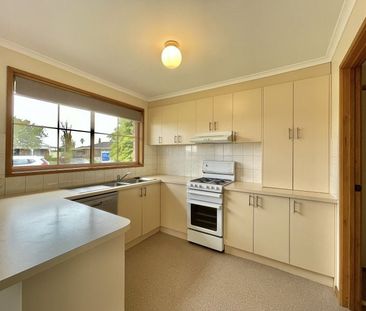 1/10 Mayton Court, Grovedale - Photo 4