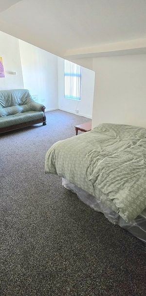 Studio Flat, Liverpool, L8 - Photo 1