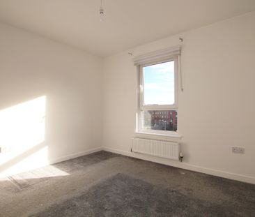 Springfield Gardens, Parkhead, Glasgow - Photo 3