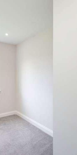 Swakeleys Road, Uxbridge, UB10 - Photo 1