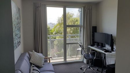 Modern 2 Bedroom tounhouse with bedroom balcony - Photo 4