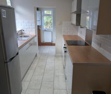 3 bedroom private hall to rent - Photo 5