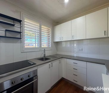 Beautifully Presented 2-Bedroom Unit in a Convenient Location - Photo 1