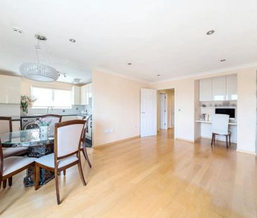 2 bedroom flat to rent - Photo 2