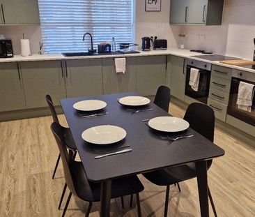 1 bedroom in a house share to rent - Photo 2