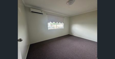 Spacious 3-Bedroom Home with Stunning Views! - Photo 5