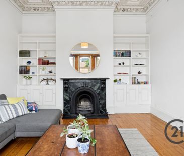 3 Bedroom Modern Character Terrace Residence! - Photo 1