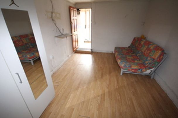 6A Lees Road, Uxbridge, UB8 - Photo 1