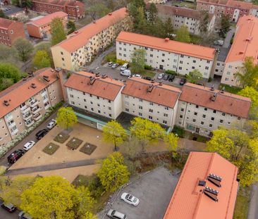 Sjösatorg, Bandhagen - Photo 1