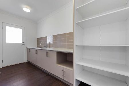 “Live in comfort and convenience Alamanda School Zone” - Photo 4