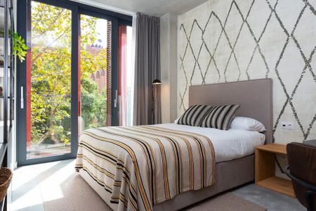 Carrer de la Diputació, Barcelona, Catalonia 08013 - Photo 2