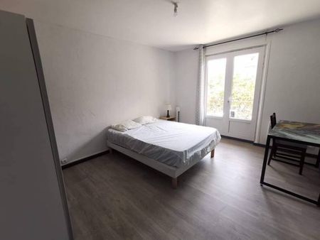 Appartement T3 meublé à louer 62 m² Toulon Centre Ville - Photo 2