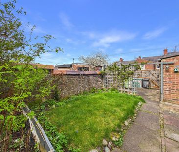 4 bedroom terraced house to rent - Photo 1