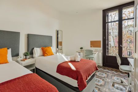 Carrer de Balmes, Barcelona, Catalonia 08007 - Photo 3