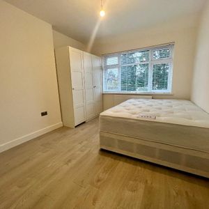Old Oak Road, East Acton, London, W3 7HE - Photo 2