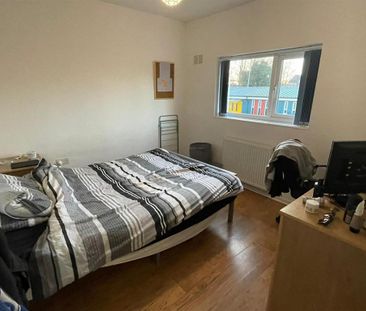 4 bedroom private hall to rent - Photo 5