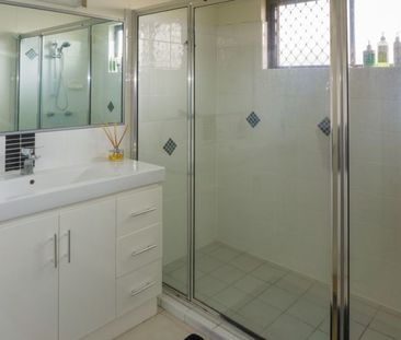 12 Begonia Court, Annandale - Photo 2