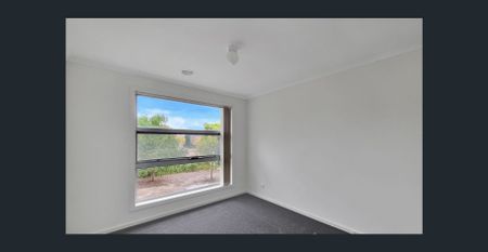 Perfect Location for lovers of nature and convenience! - Photo 2