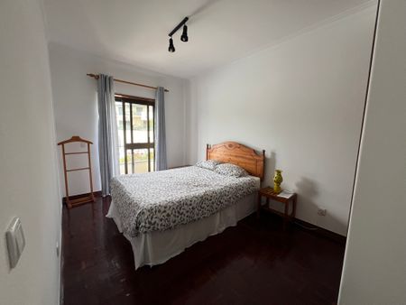 Furnished family house with swimming pool in a quiet residential area of Parede - Photo 5