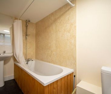 Studio to rent - Photo 6