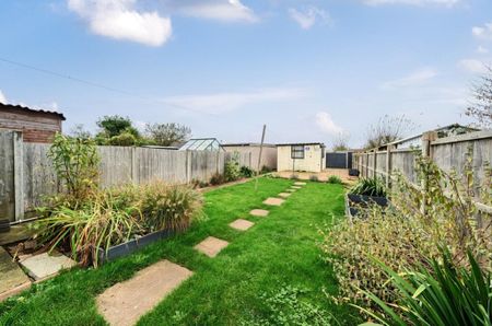 3 bedroom terraced house to rent - Photo 3