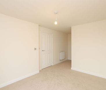 3 bedroom Detached House to rent - Photo 6