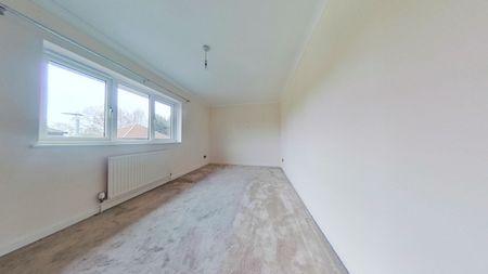 1 bedroom Apartment - Woodpecker Close, Hatfield - Photo 4