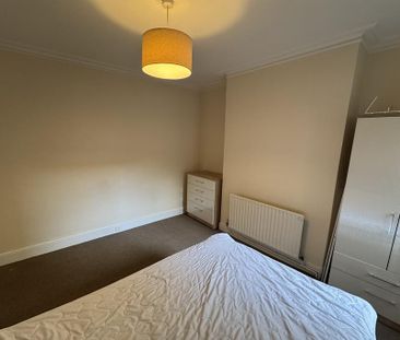 5 bedroom flat to rent - Photo 1