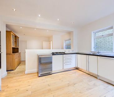 3 bedroom semi-detached house to rent - Photo 4