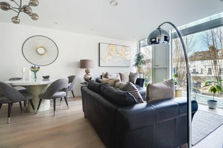 Gabriel Square, St. Albans, Hertfordshire, AL1 3AS - Photo 2