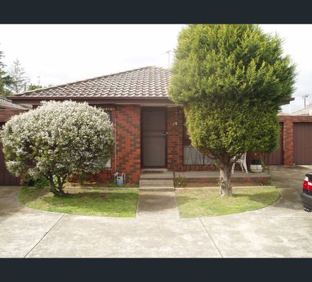17 Mulsanne Lane, Bentleigh East, Vic 3165 - Photo 3