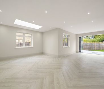 Queens Road, Hersham, KT12 - Photo 1