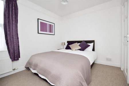 4 bedroom terraced house to rent - Photo 3