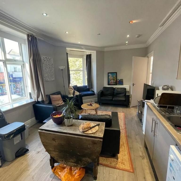 6 bedroom maisonette to rent - Photo 1