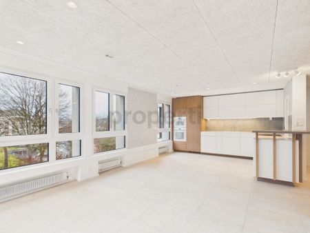 Modern 4.5-room apartment with balcony, St. Gallen - Photo 2