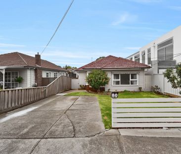 Spacious Two Bedroom Home in Prime Essendon Pocket - Photo 6