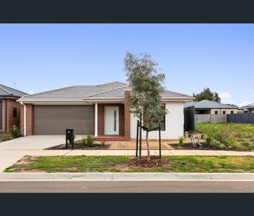 4 Feathertop Avenue, Weir Views, Vic 3338 - Photo 2