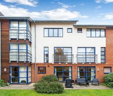 3 bedroom maisonette to rent - Photo 4