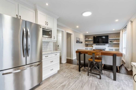 For Lease - 2369 Proudfoot Trail, Oakville, Ontario - Photo 2