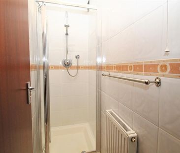 Deeds Grove, High Wycombe - Photo 4